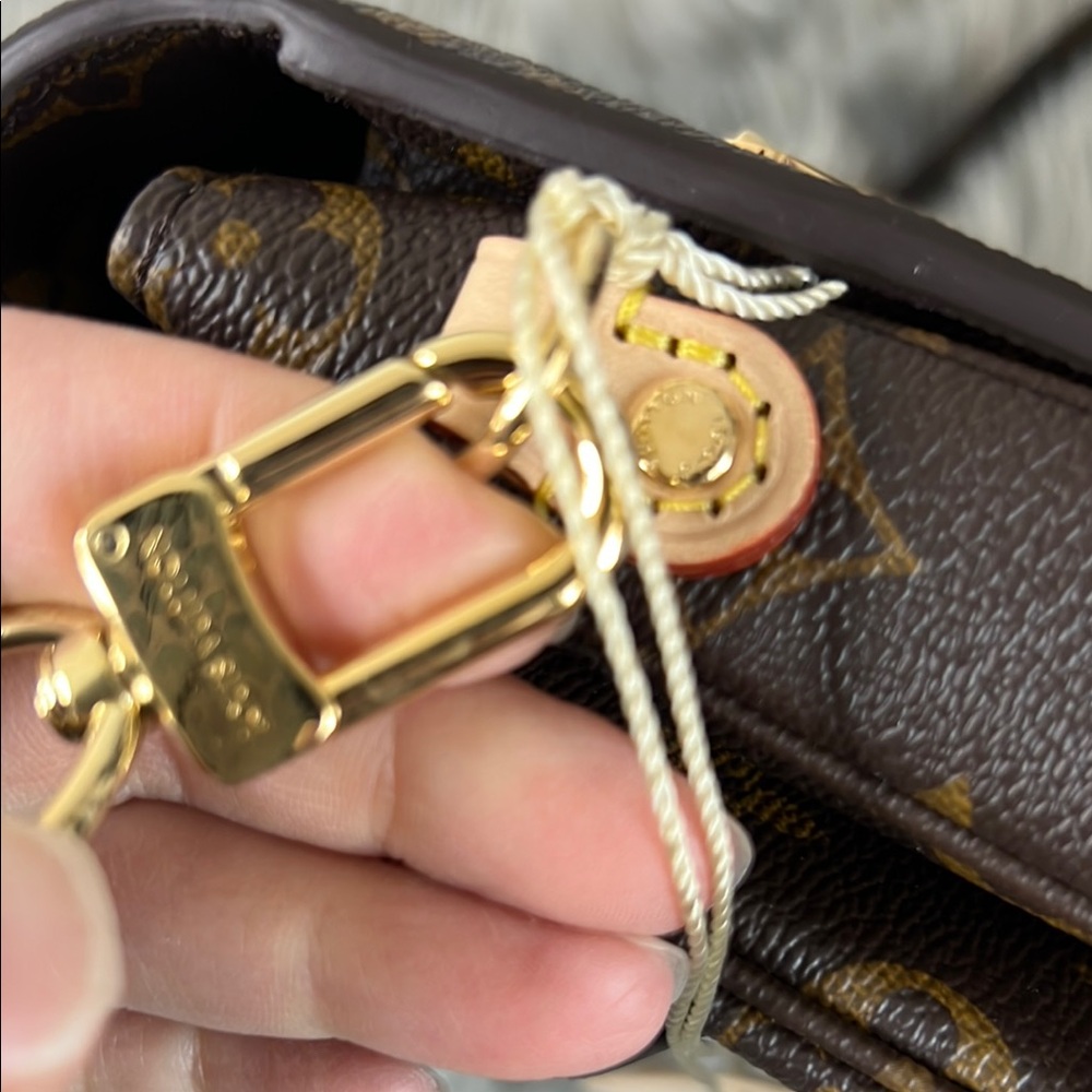 NWT Louis Vuitton Pochette Métis in Monogram Canvas M44875 - Picture 12 of 13